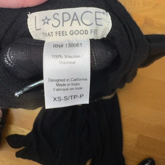 L*Space Anita Cover-Up | Size: XS-S - Picture 3 of 7